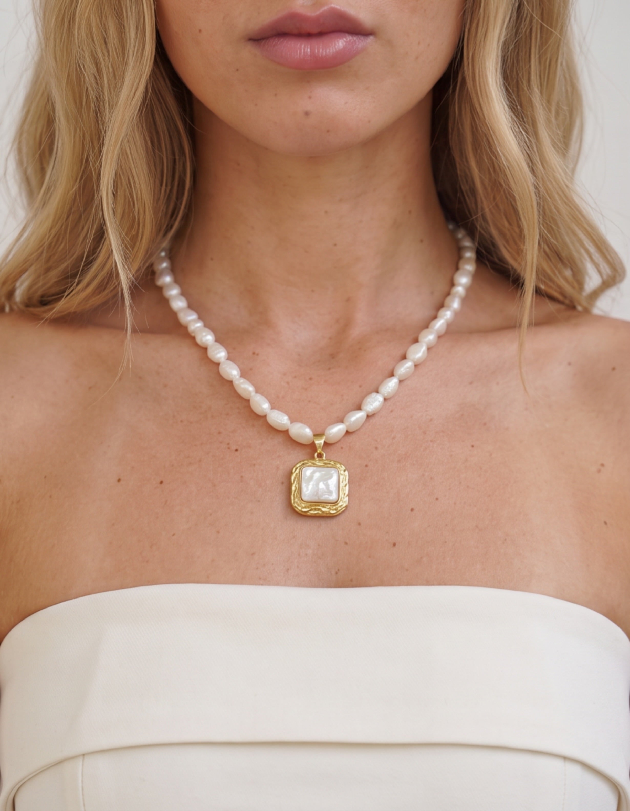 Freshwater Pearl Necklace with Mother-of-Pearl Pendant